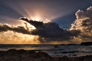 clouds sun rays passing ocean 4k 1540141093