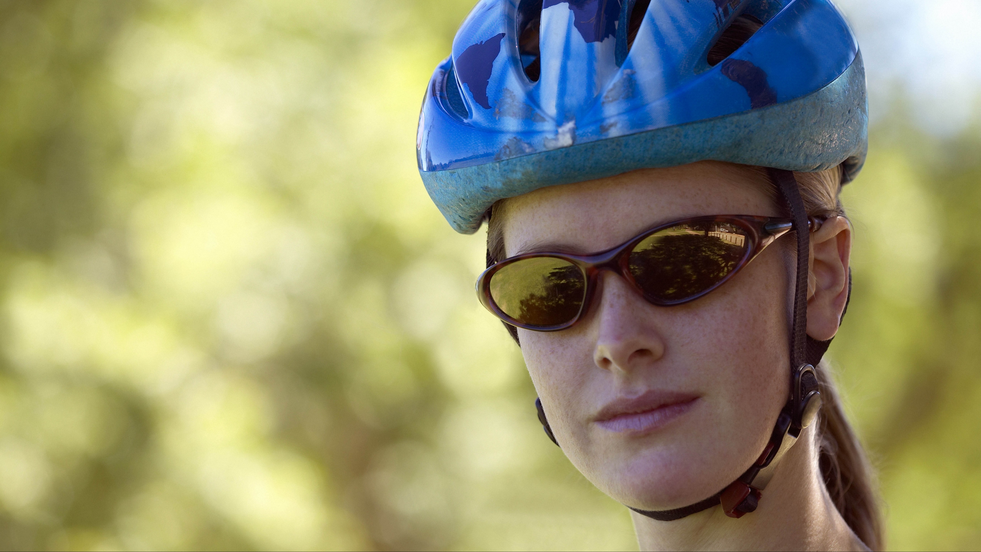 cyclist face helmet goggles 4k 1540060865