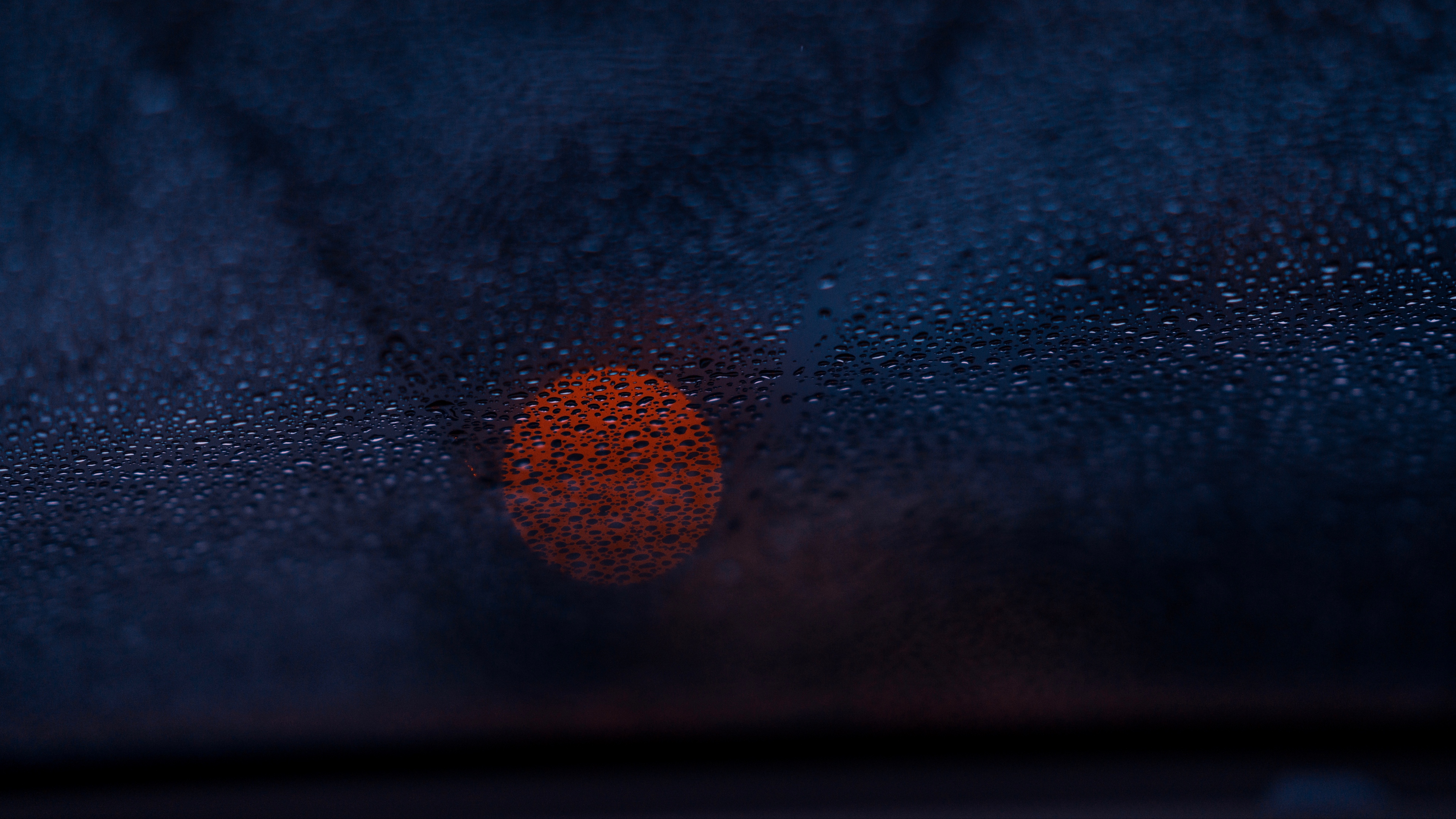 flare bokeh drop closeup dark 4k 1540576326