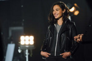 gal gadot cute smile 8k 1539979348