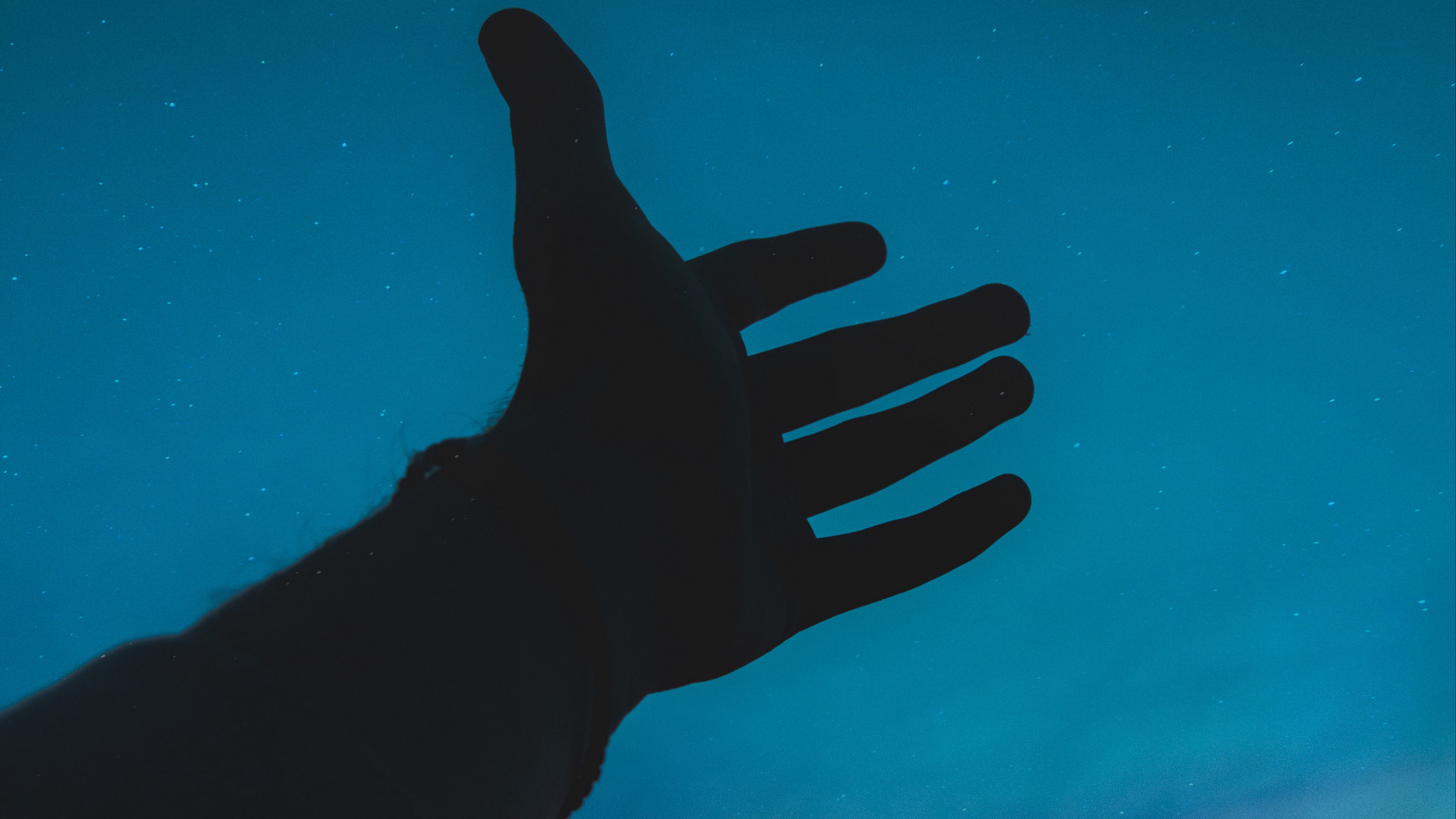 hand sky silhouette 4k 1540574910