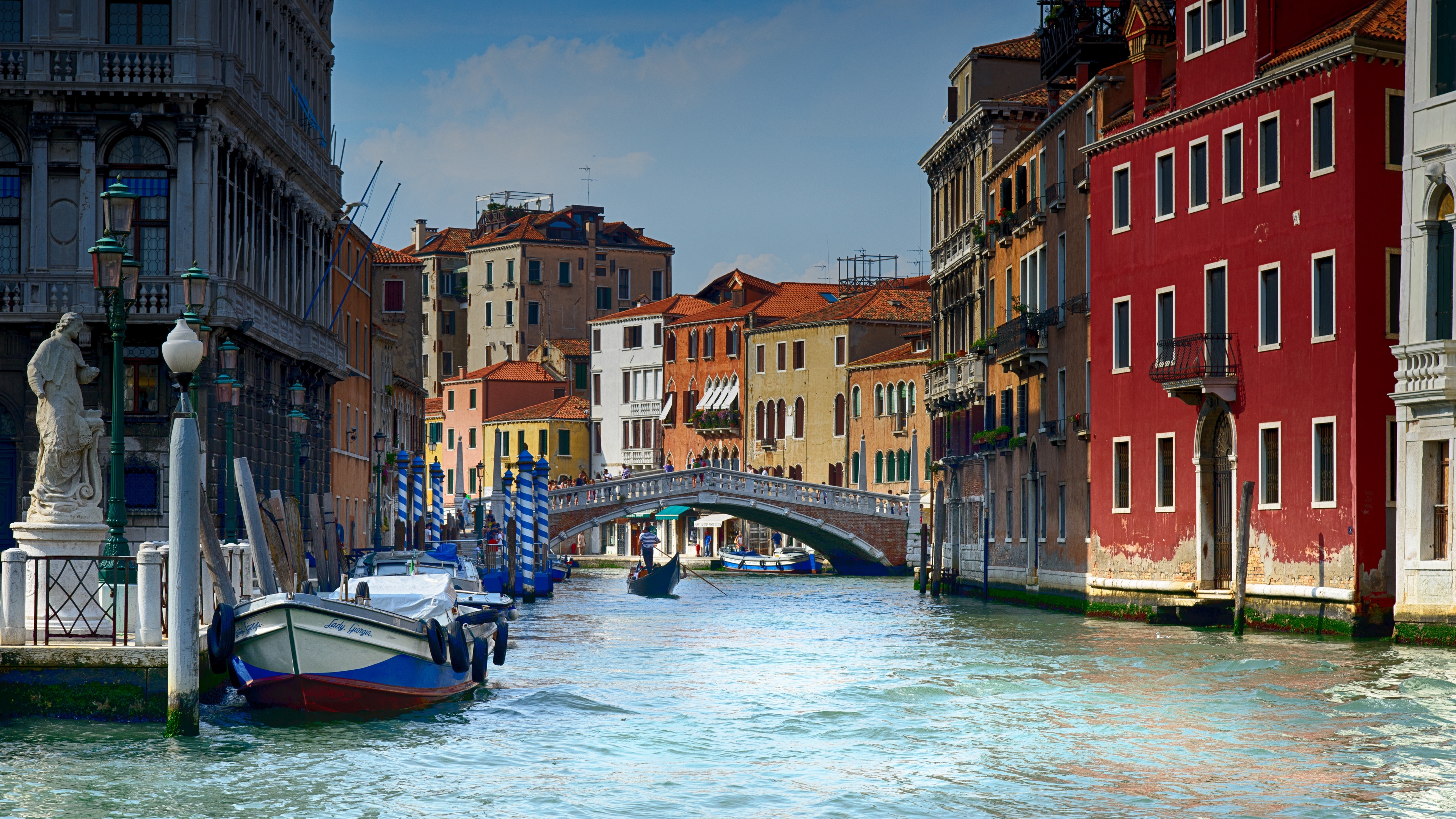 italy venice gondolas river 4k 1538944831