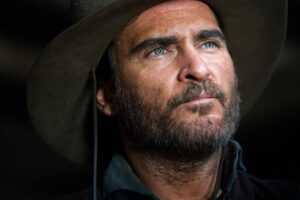 joaquin phoenix as charlie sisters in the sisters brothers movie 1539368603