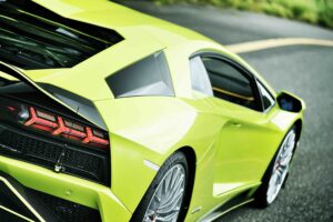 lamborghini huracan rear 8k 1539792748