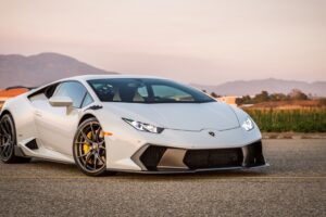 lamborghini huracan side view 4k 1538936327