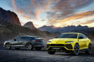 lamborghini urus black and yellow 4k 1539108584