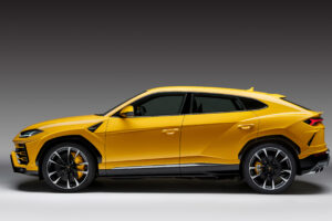 lamborghini urus side view 4k 1539108505