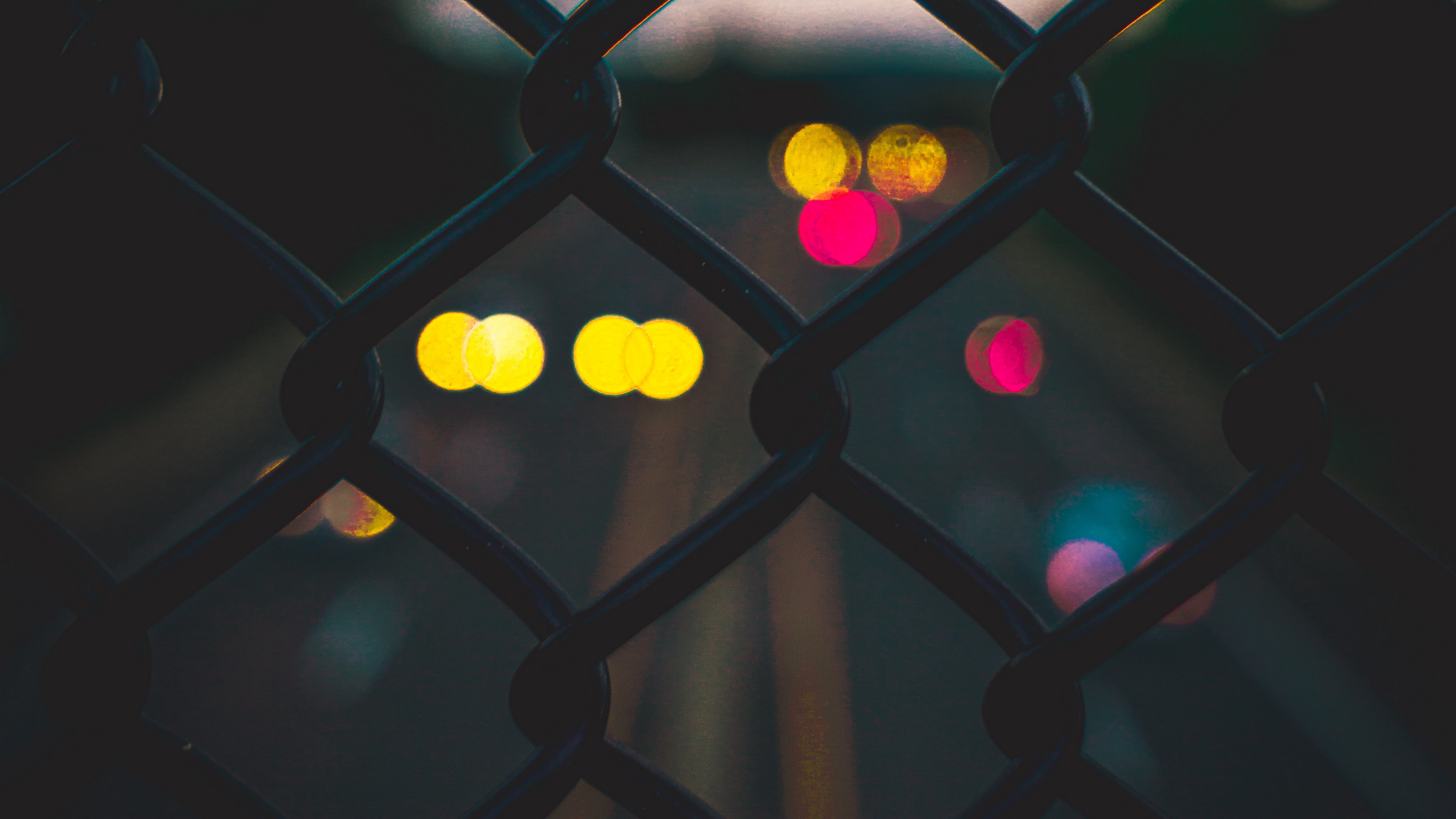 lattice fence blur glare 4k 1540575607