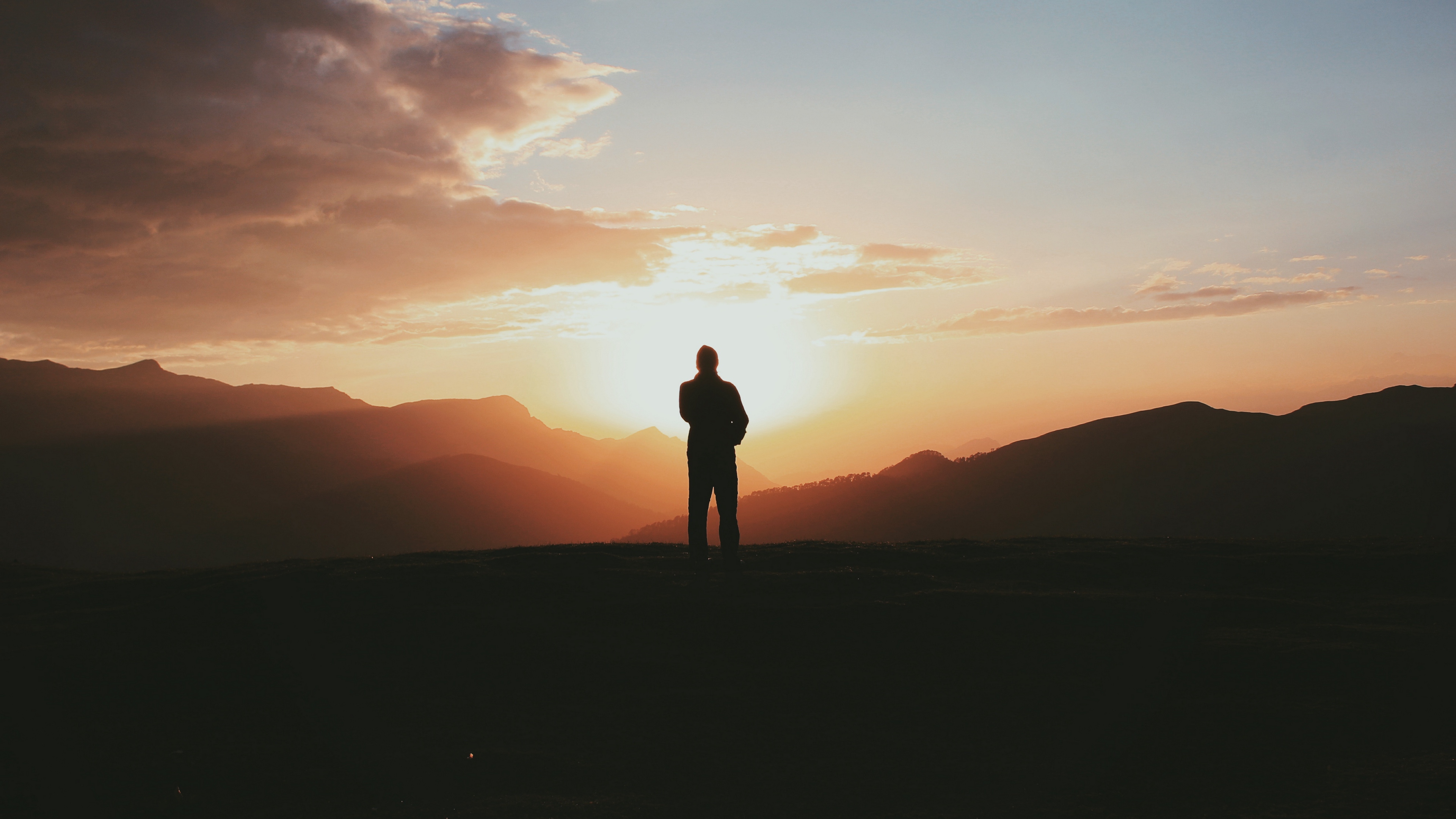 man silhouette mountains 4k 1540574685