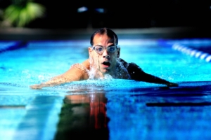 man swimmer swimming pool sports spectacles 4k 1540060971