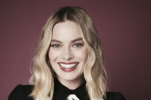 margot robbie smiling 4k 1540746889