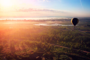 morning flight hot air balloon 4k 1540132555