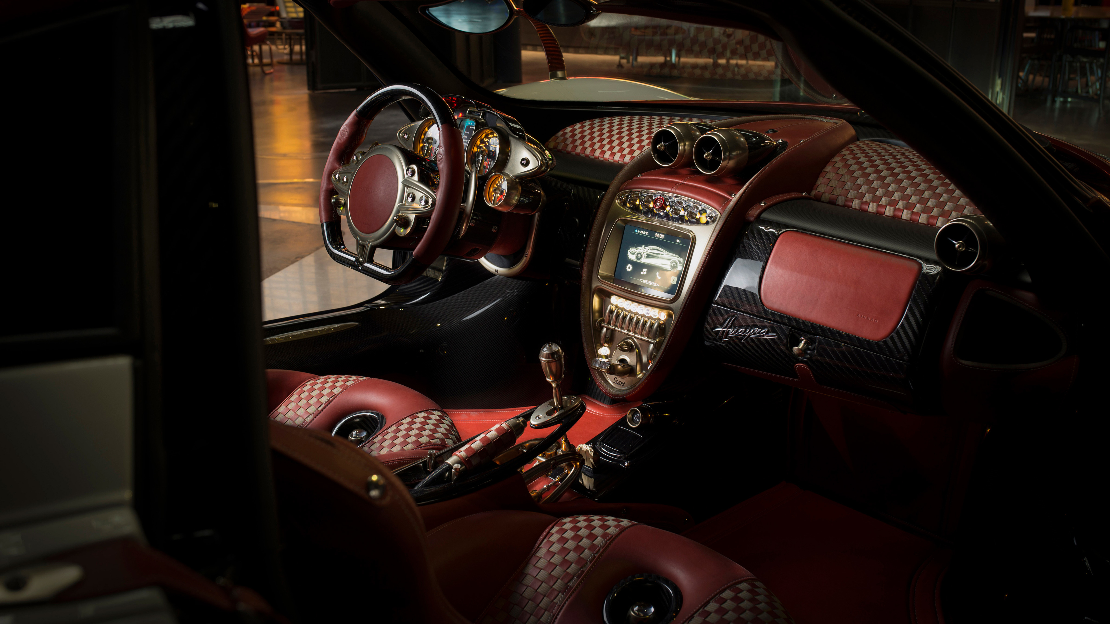 pagani huayra lampo 2018 interior 1539108943