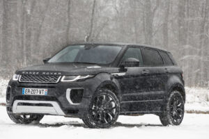 range rover evoque autobiography si4 in snow 1539108756