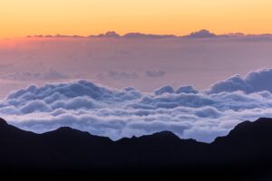 sea of clouds mountains 5k 1540142967