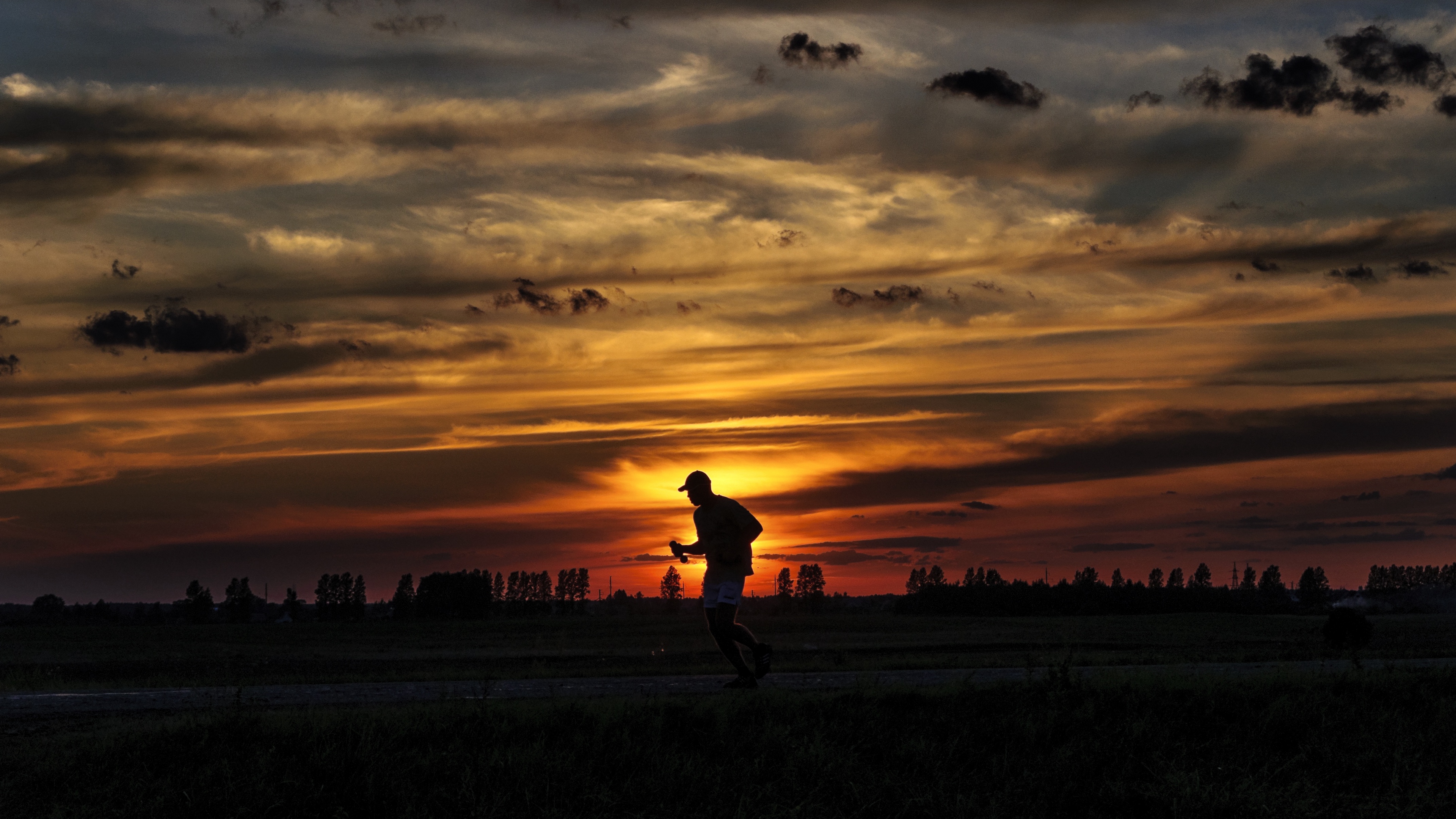 silhouette running sunset athlete clouds sky 4k 1540062811