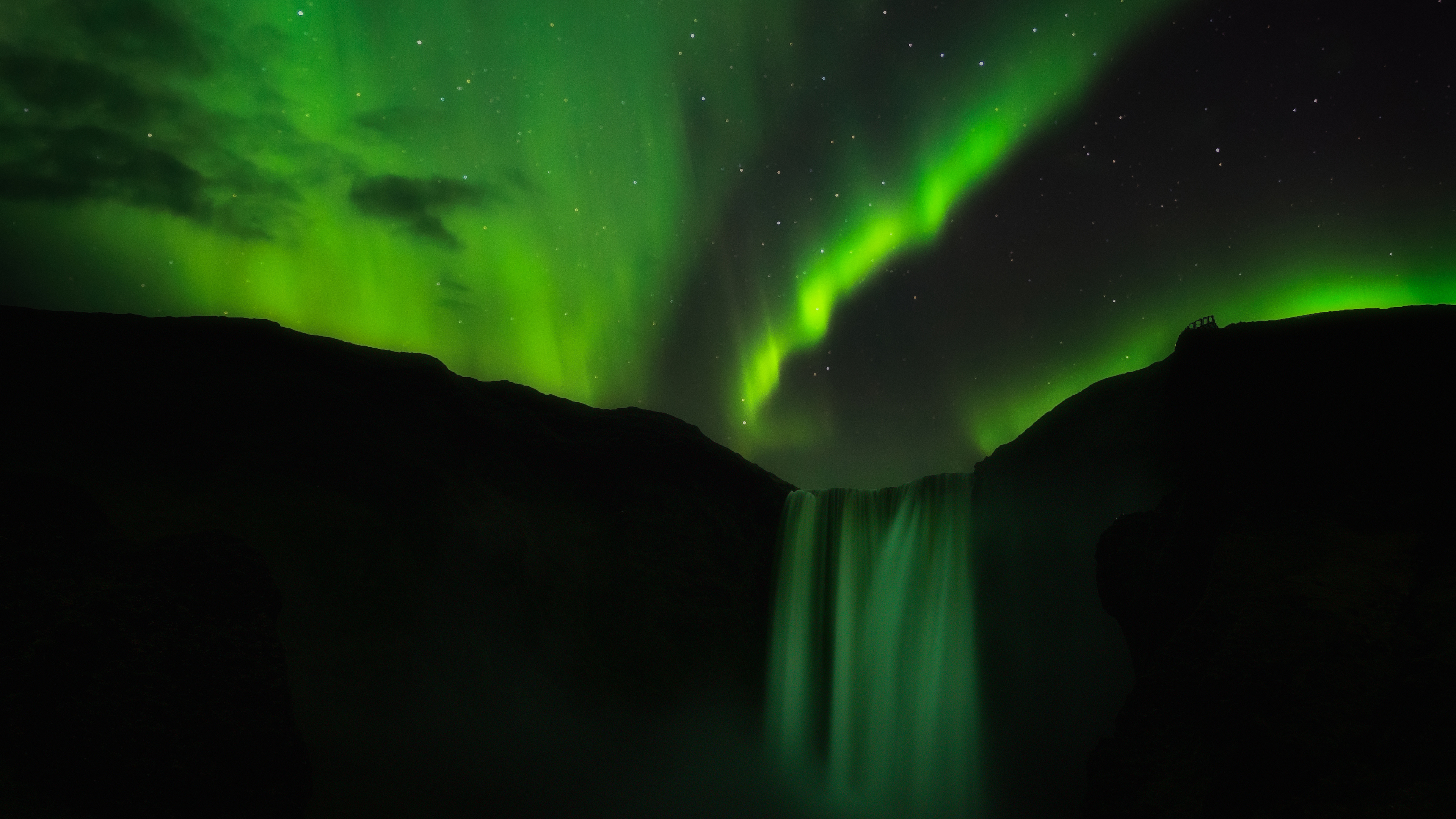 skogafoss aurora 4k 1540136733