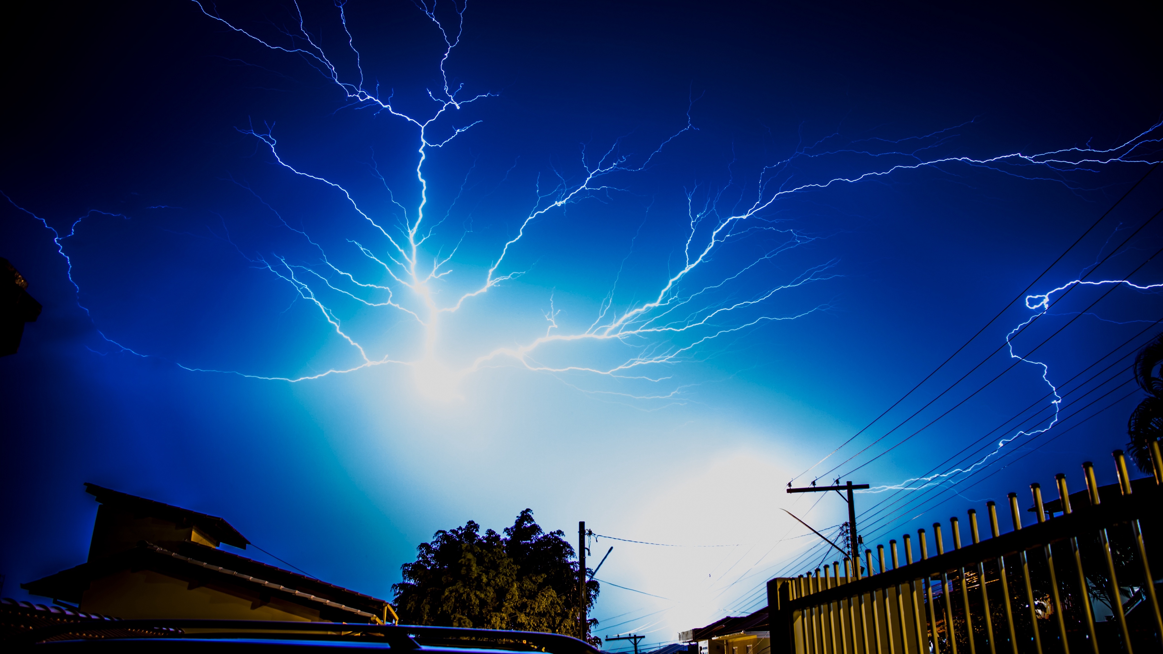 sky lightning cloudy night 4k 1540146085