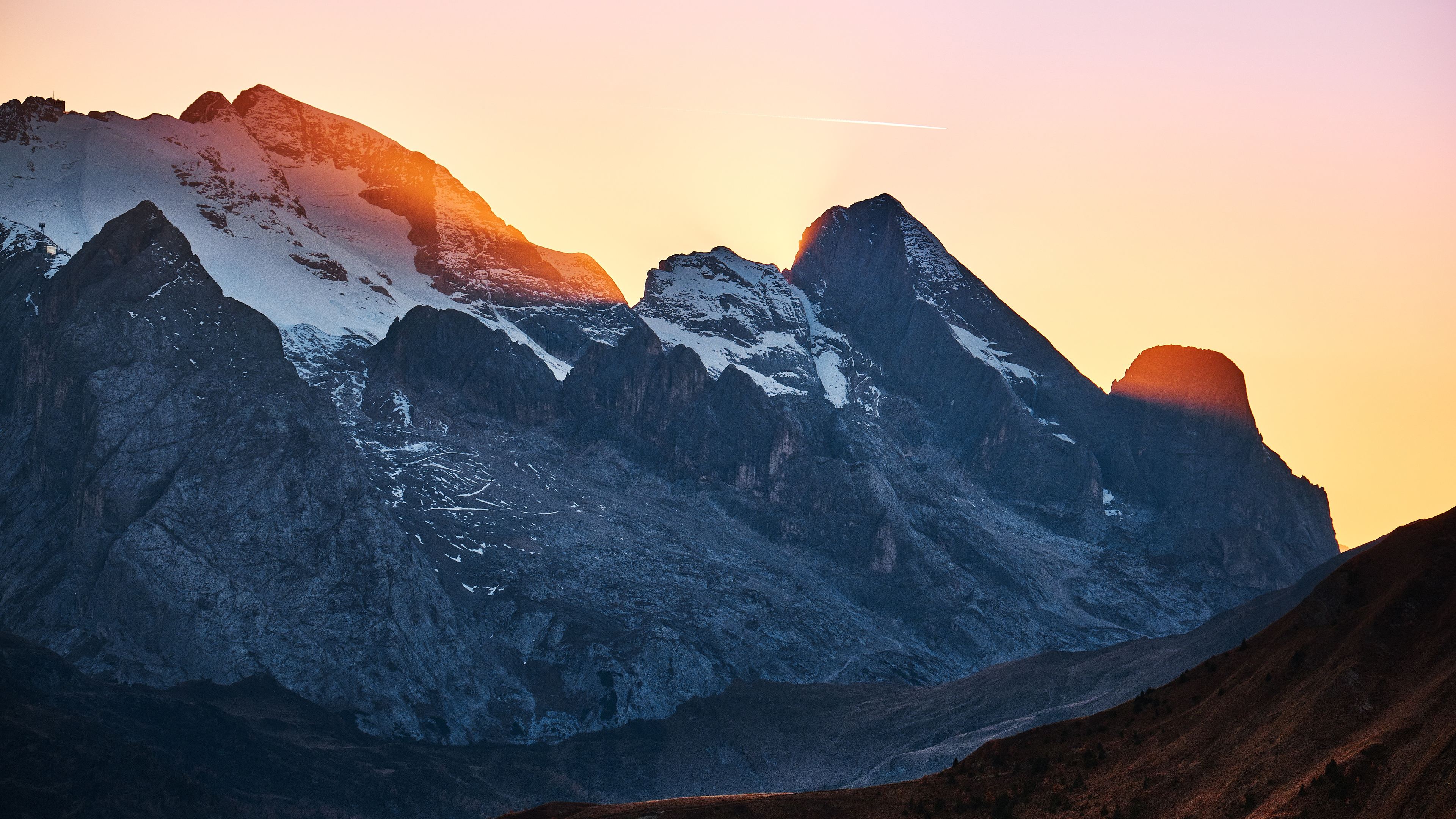 snow on big rocks mountains sunbeams 1540141573