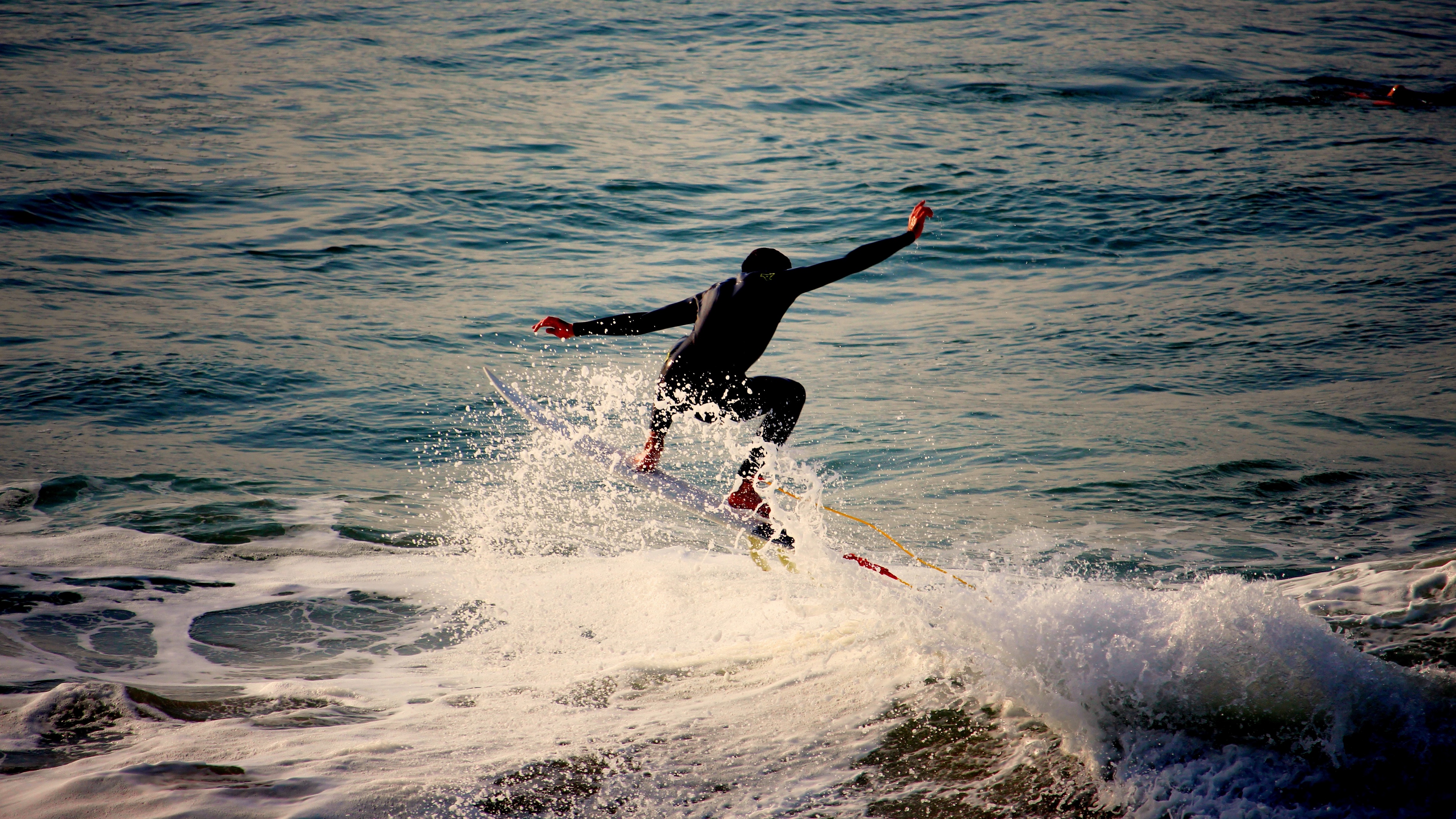 surfer surfing waves sea foam 4k 1540061046