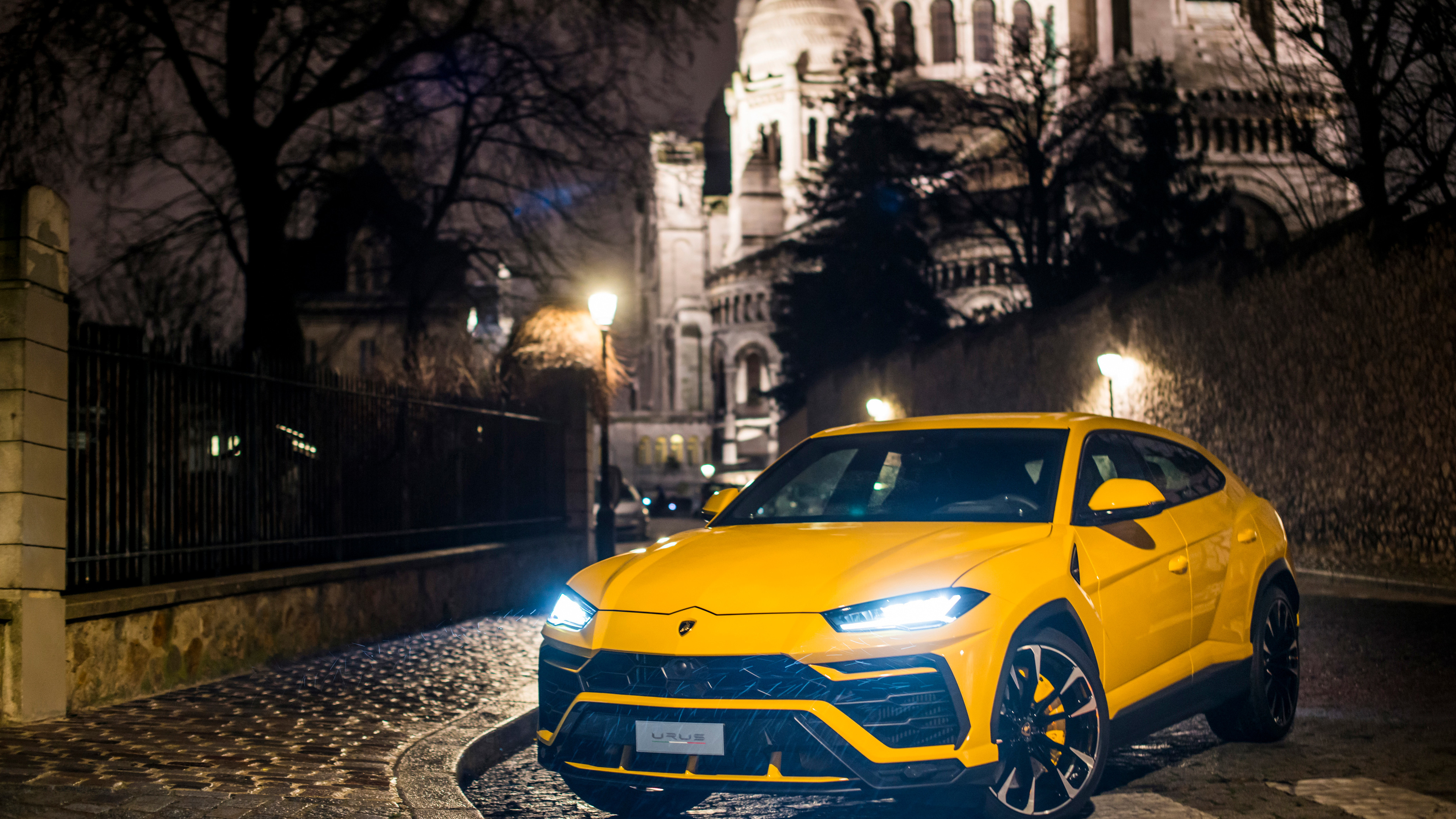 yellow lamborghini urus 2018 1539109326