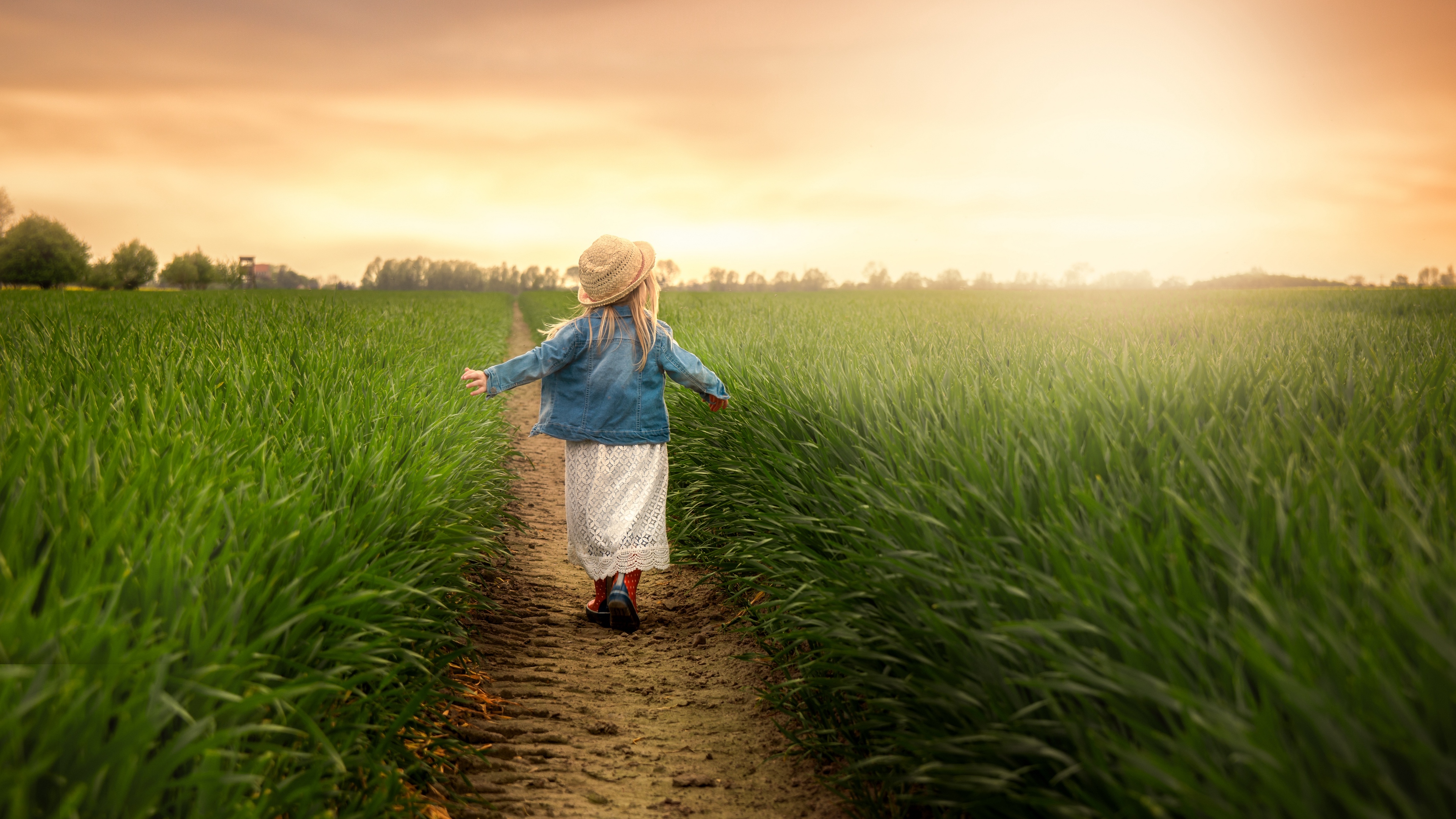 child field grass path walk 4k 1541116650