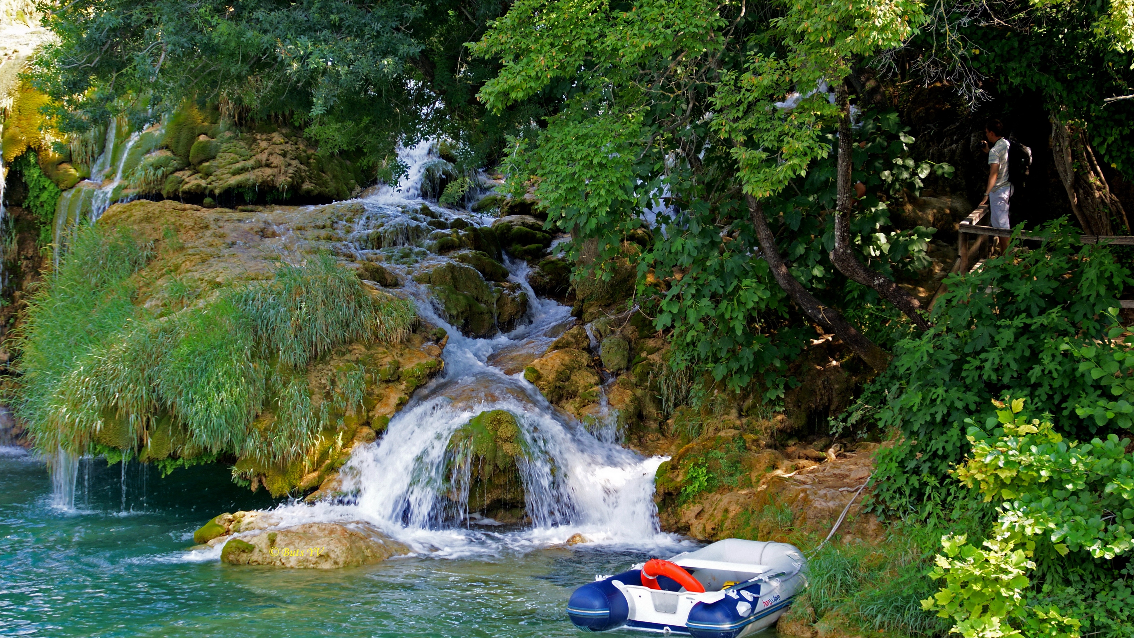 croatia boat falls buoy tourists clearly 4k 1541114372