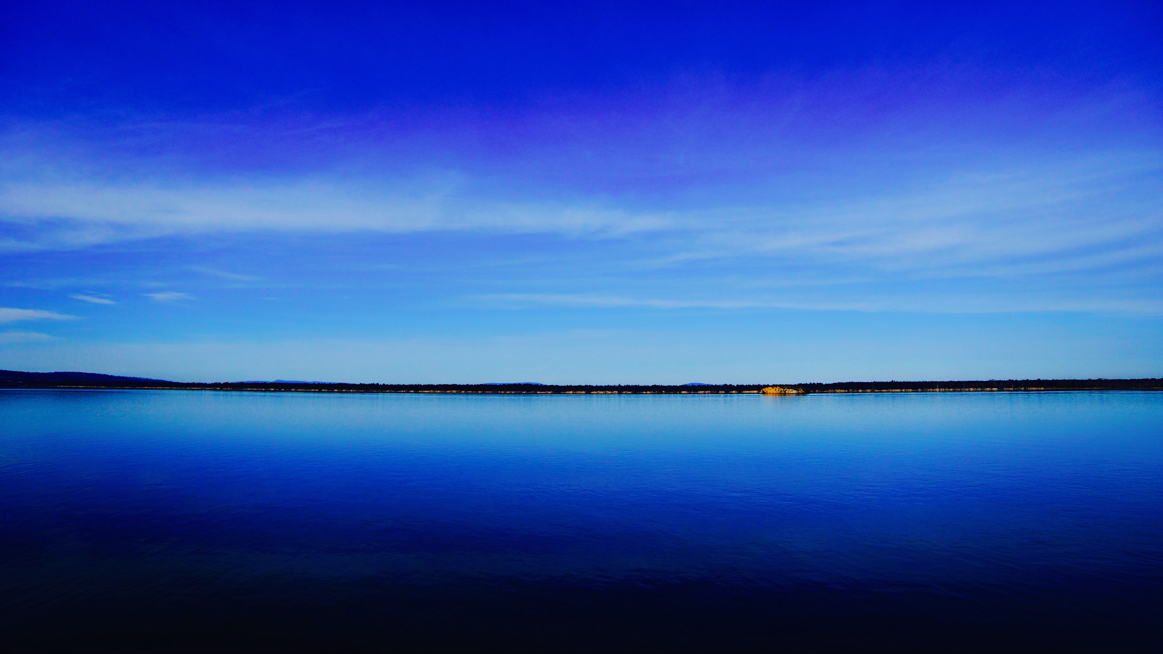 horizon lake river water 4k 1541114652