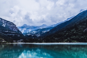 lake mountains reflection 4k 1541114825