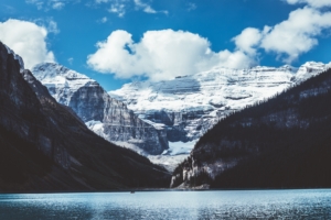 mountains lake clouds 4k 1541115100