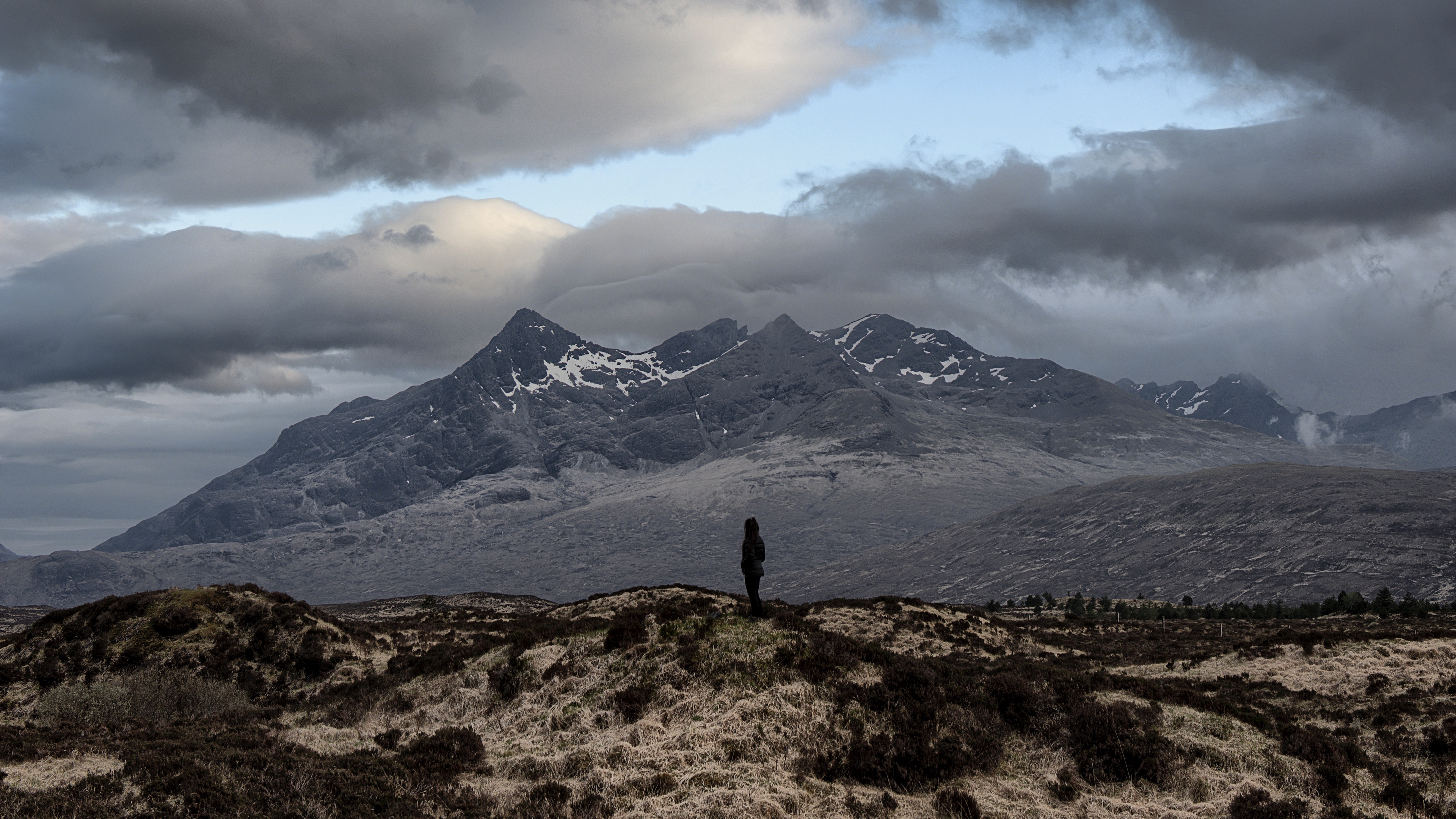 mountains solitude alone distance island isle of skye united kingdom 4k 1541116957