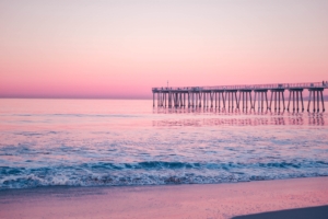 pier sea surf pink 4k 1541114647