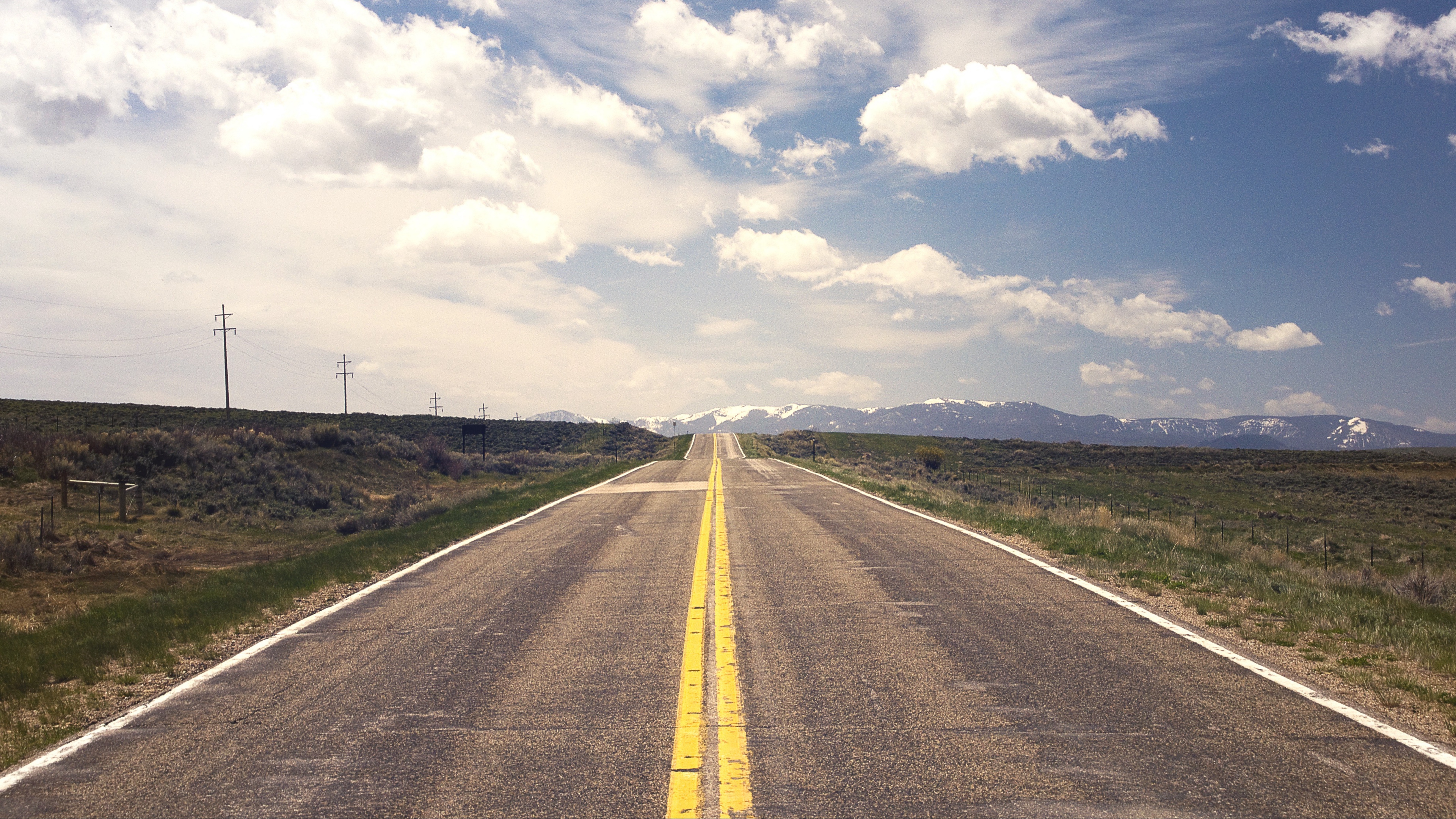 road horizon grass 4k 1541114366