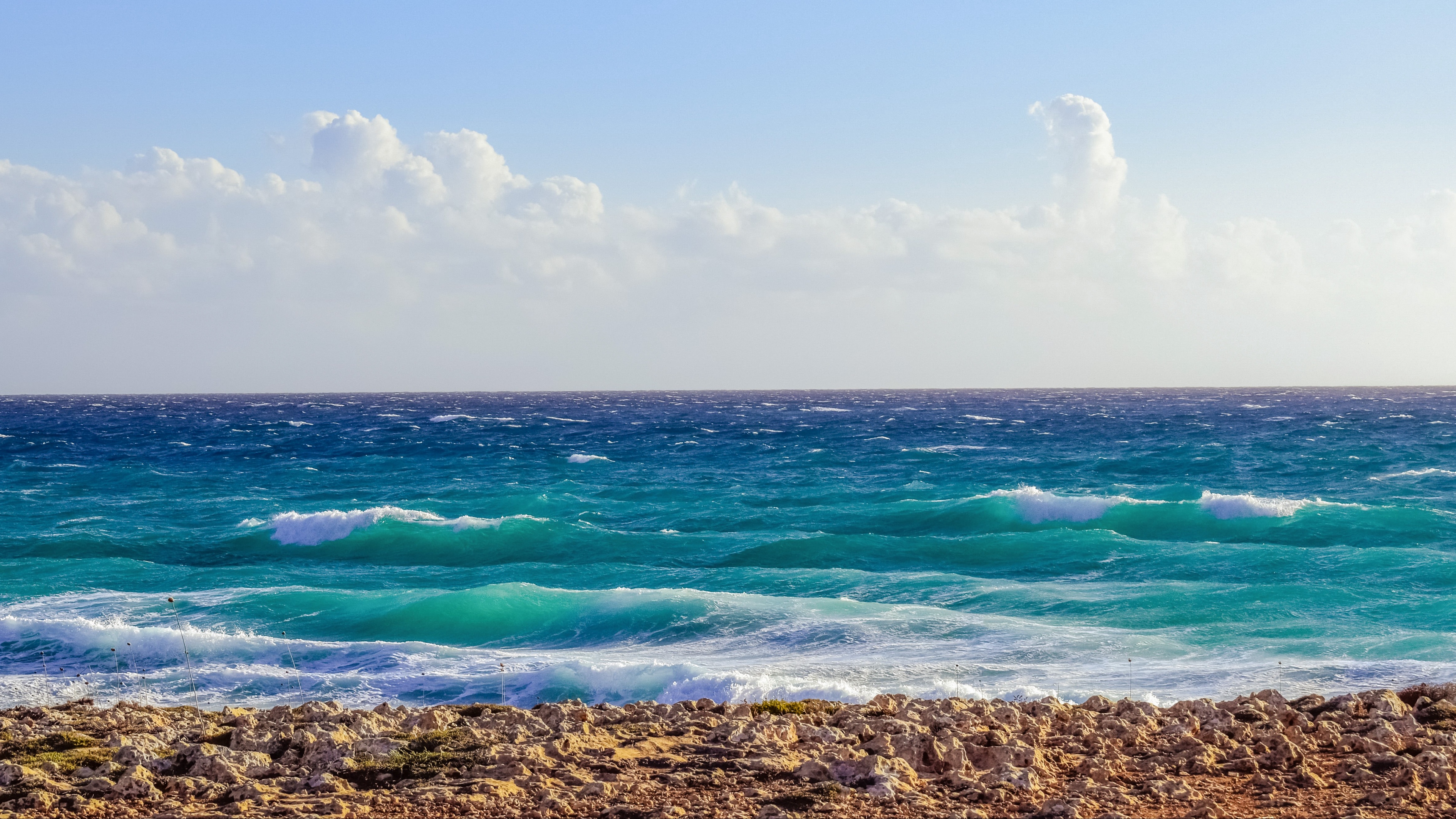 sea ocean shore foam 4k 1541114675