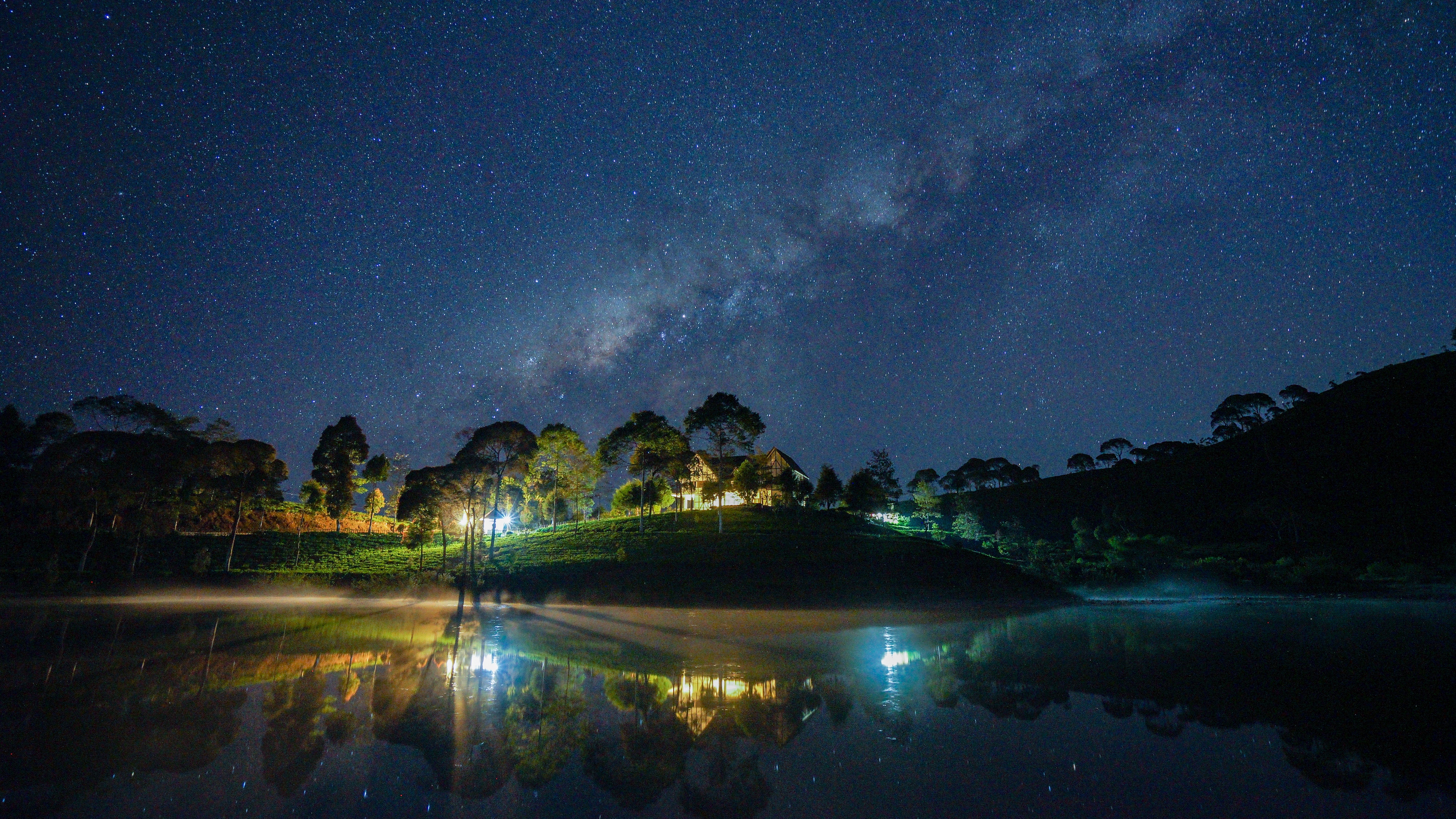 starry sky milky way lake light house 4k 1541115593