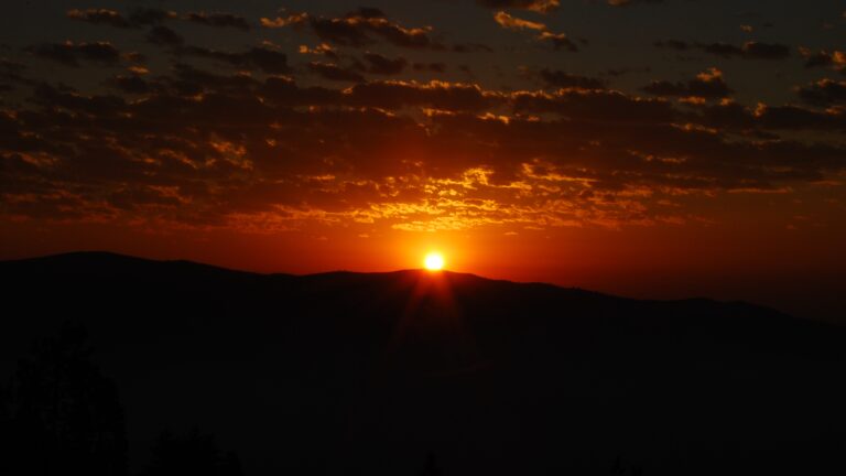 sunset, horizon, mountain, clouds, dark 4k