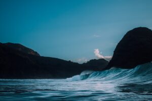 surf sea rock 4k 1541116571