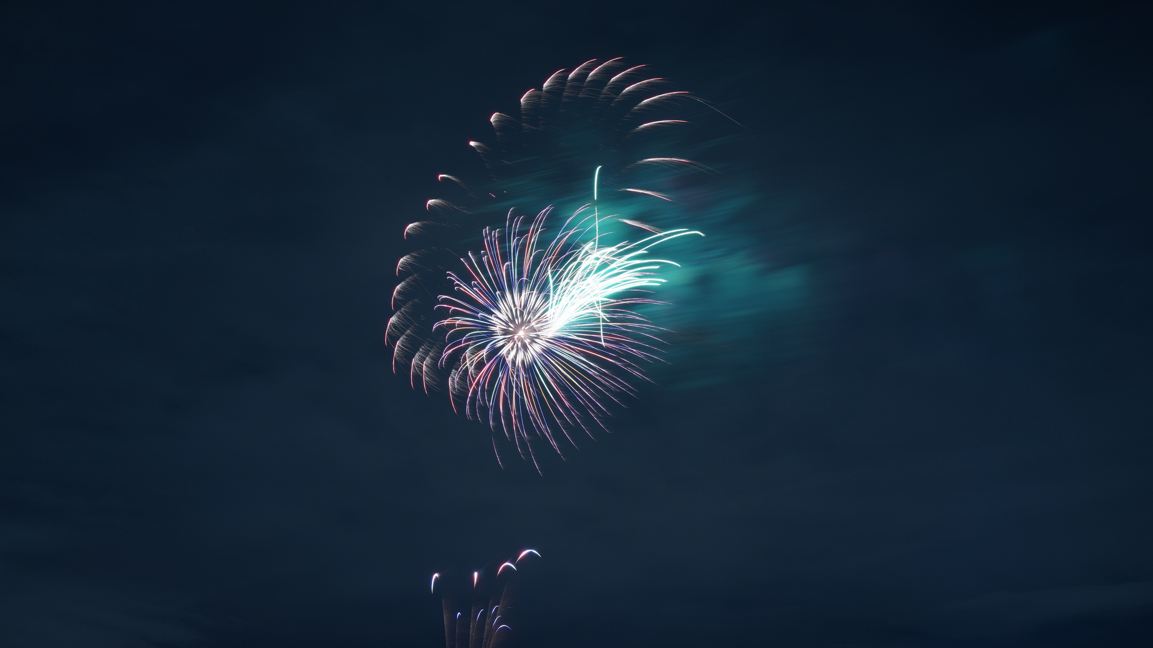 fireworks night 4k 1543946572