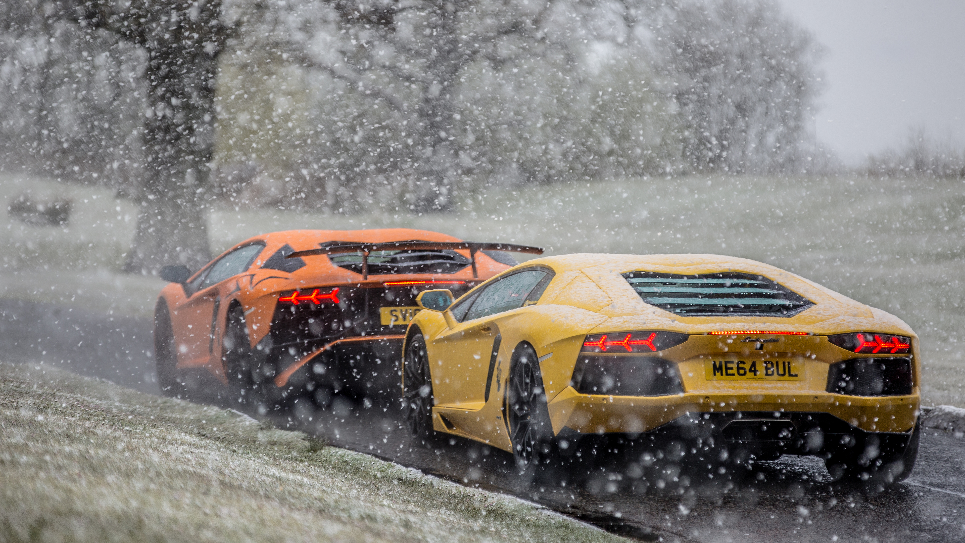 lambos in the snow 4k 1547936898