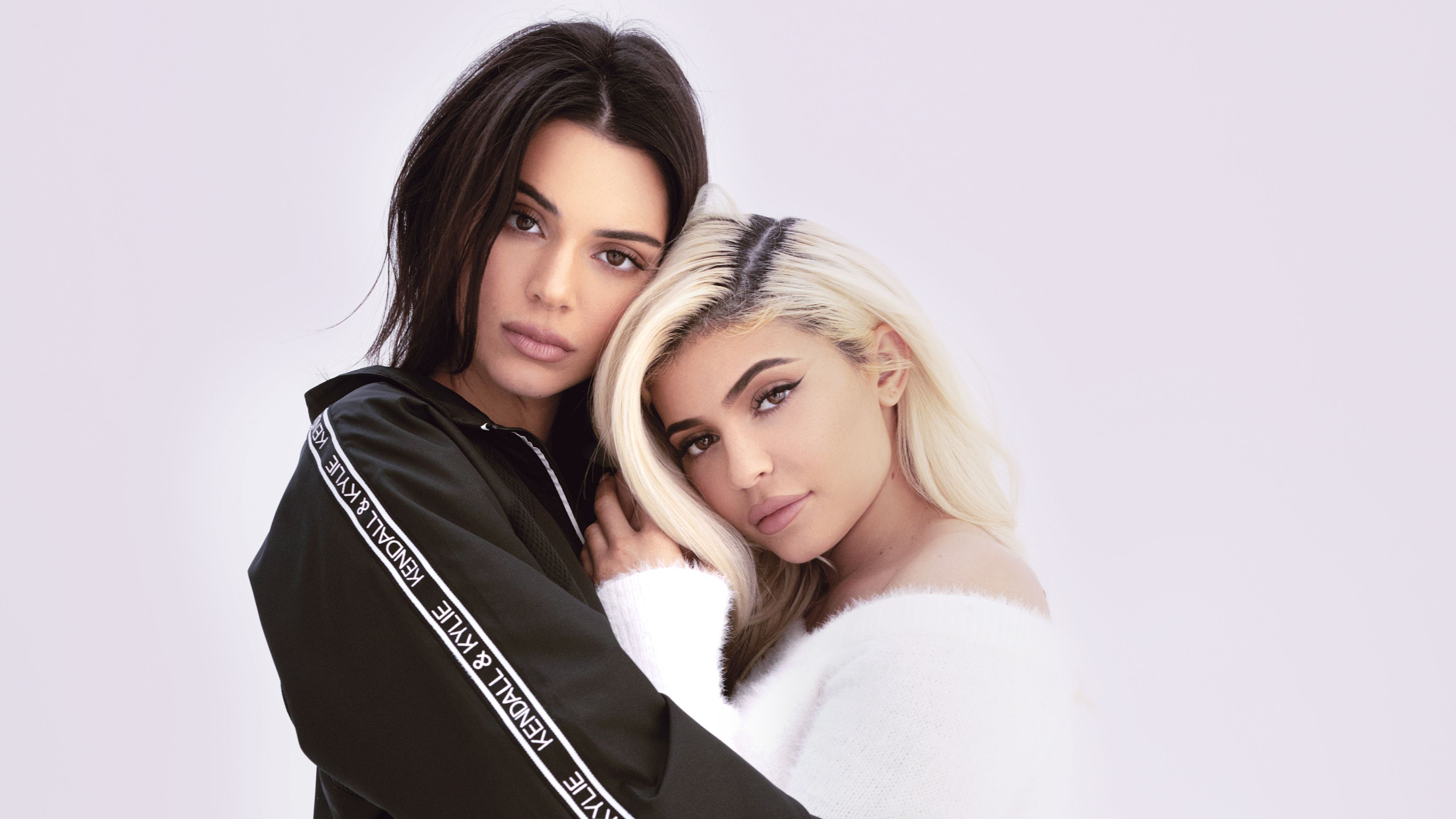 kylie and kendall jenner 4k 1553073118