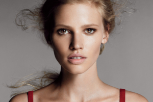 lara stone 4k 1553073089