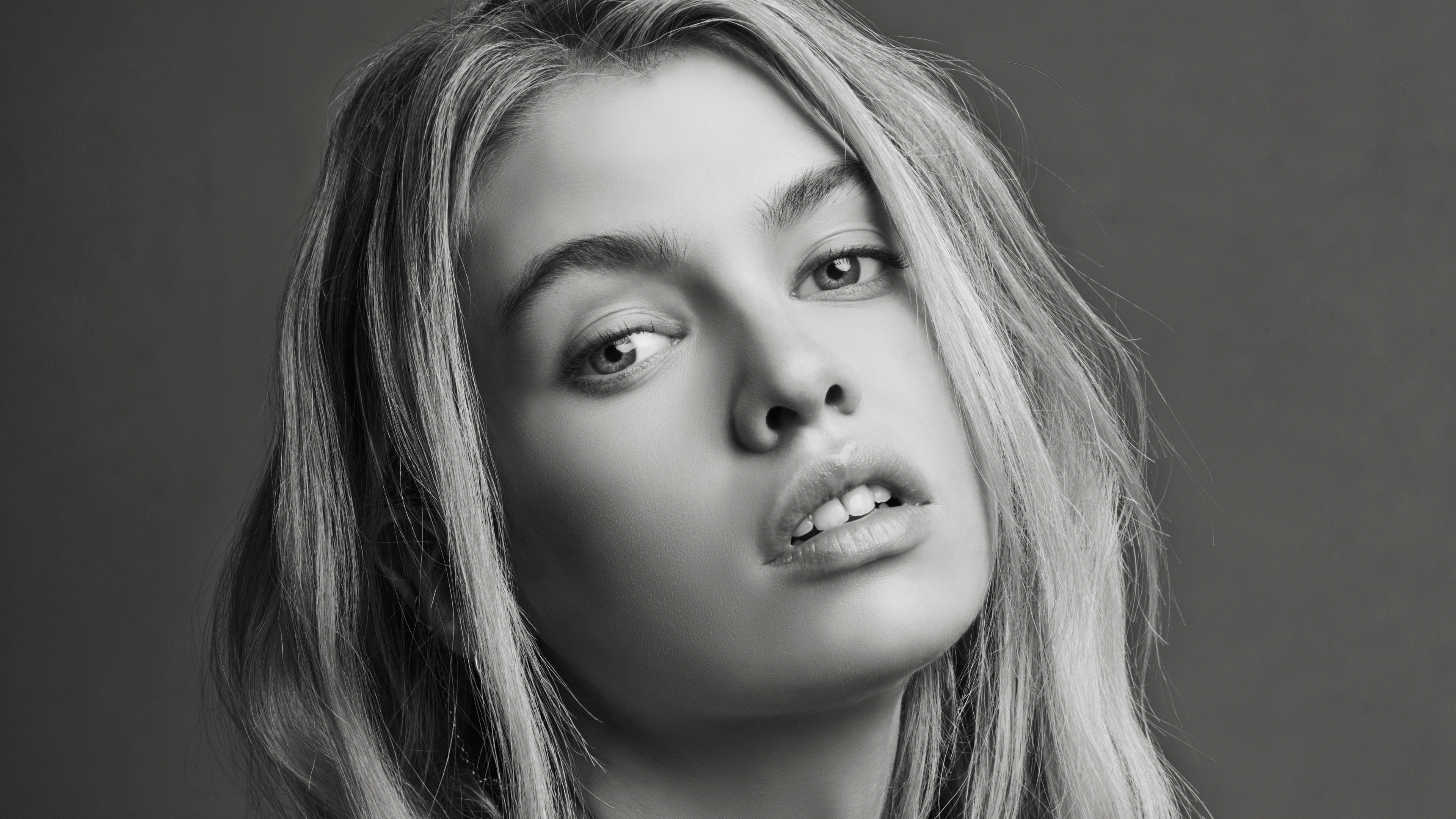 stella maxwell 4k monochrome 1558220692