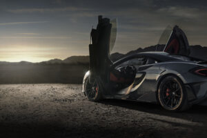 mclaren 1562108261