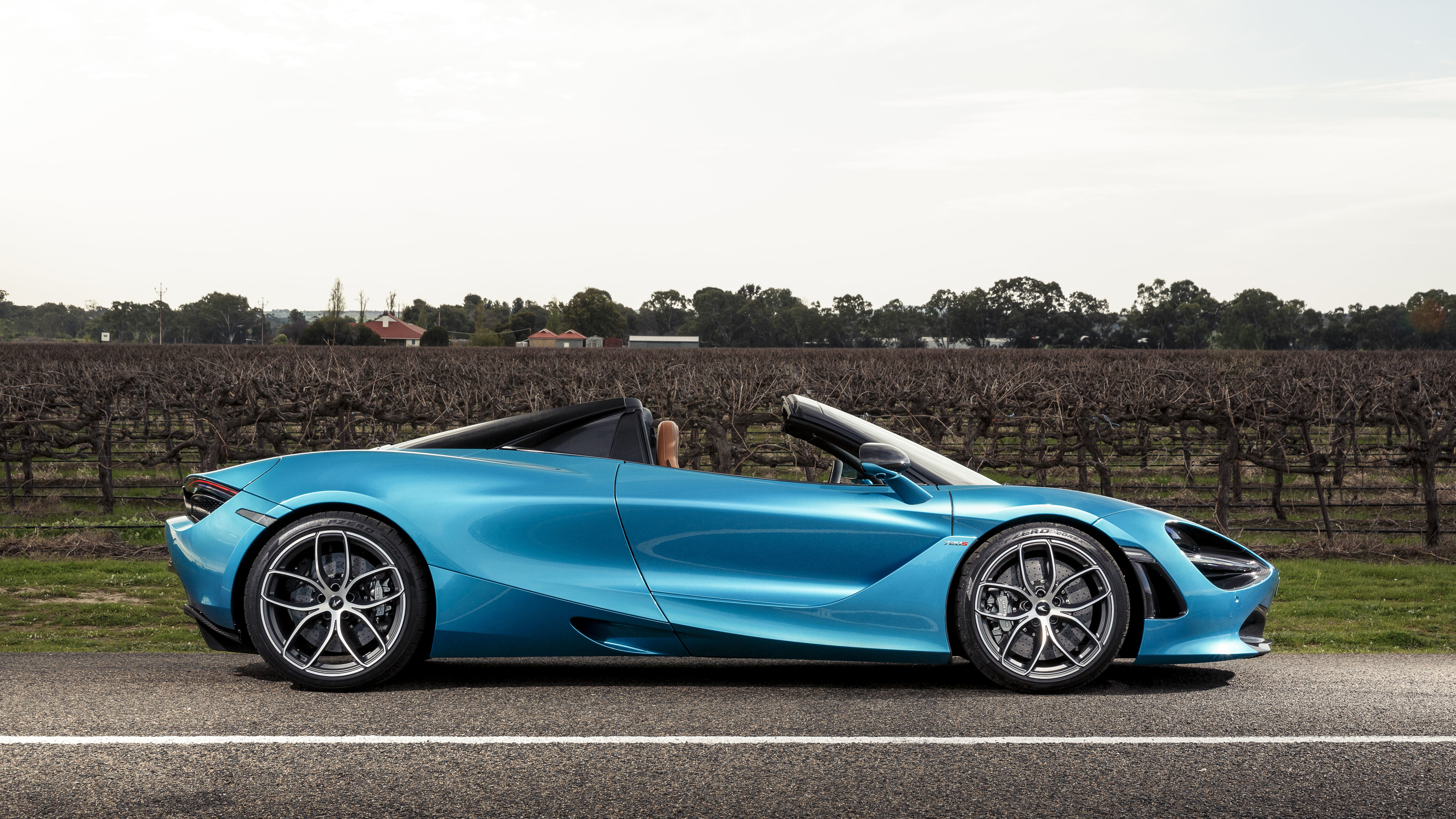 mclaren 720s spider 2019 side view 1569188765