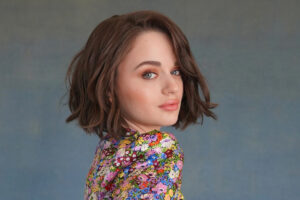 joey king press netflix photoshoot for the kissing booth 1574936665