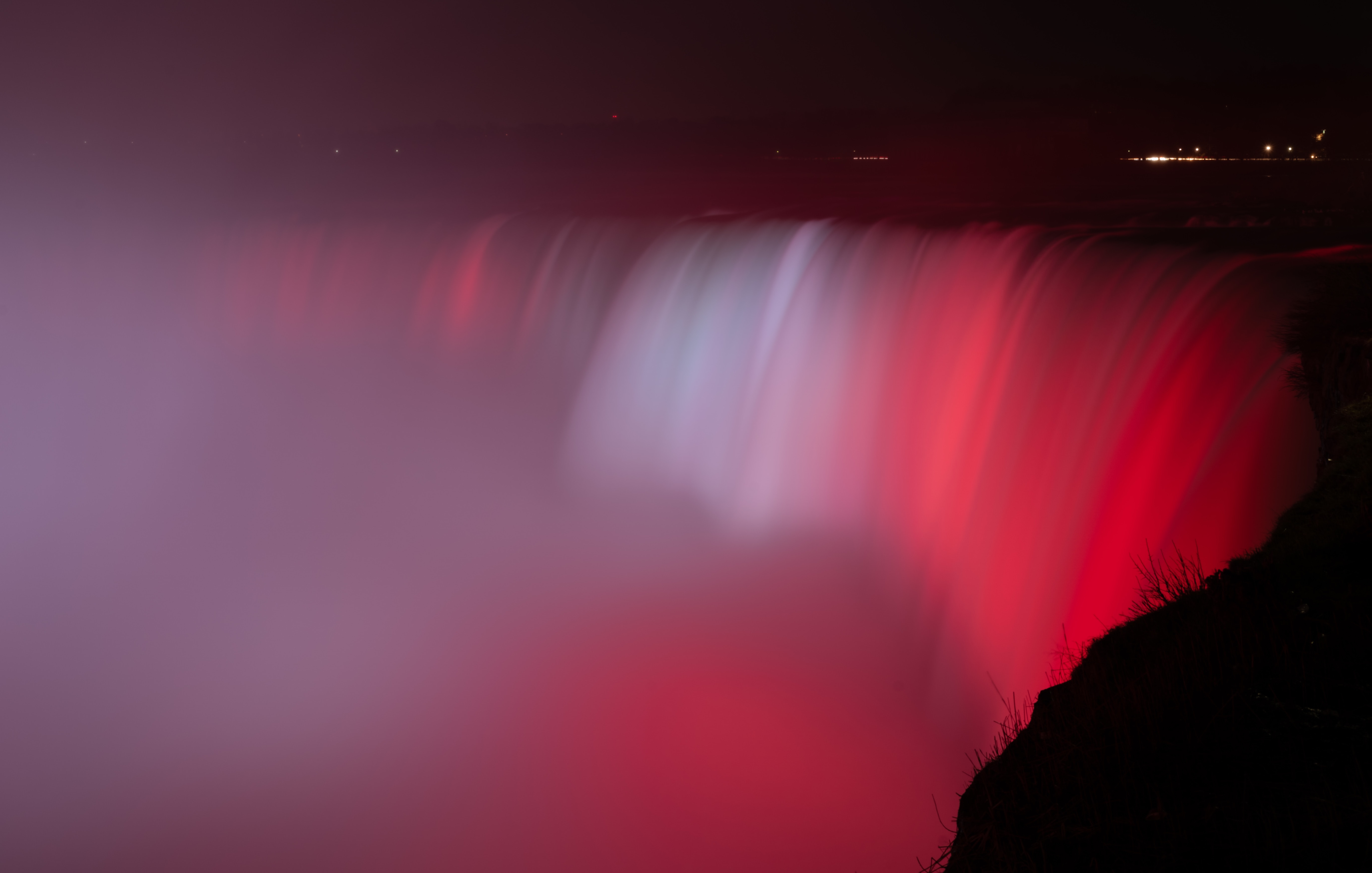 niagara falls waterfall red backlight 1574938405