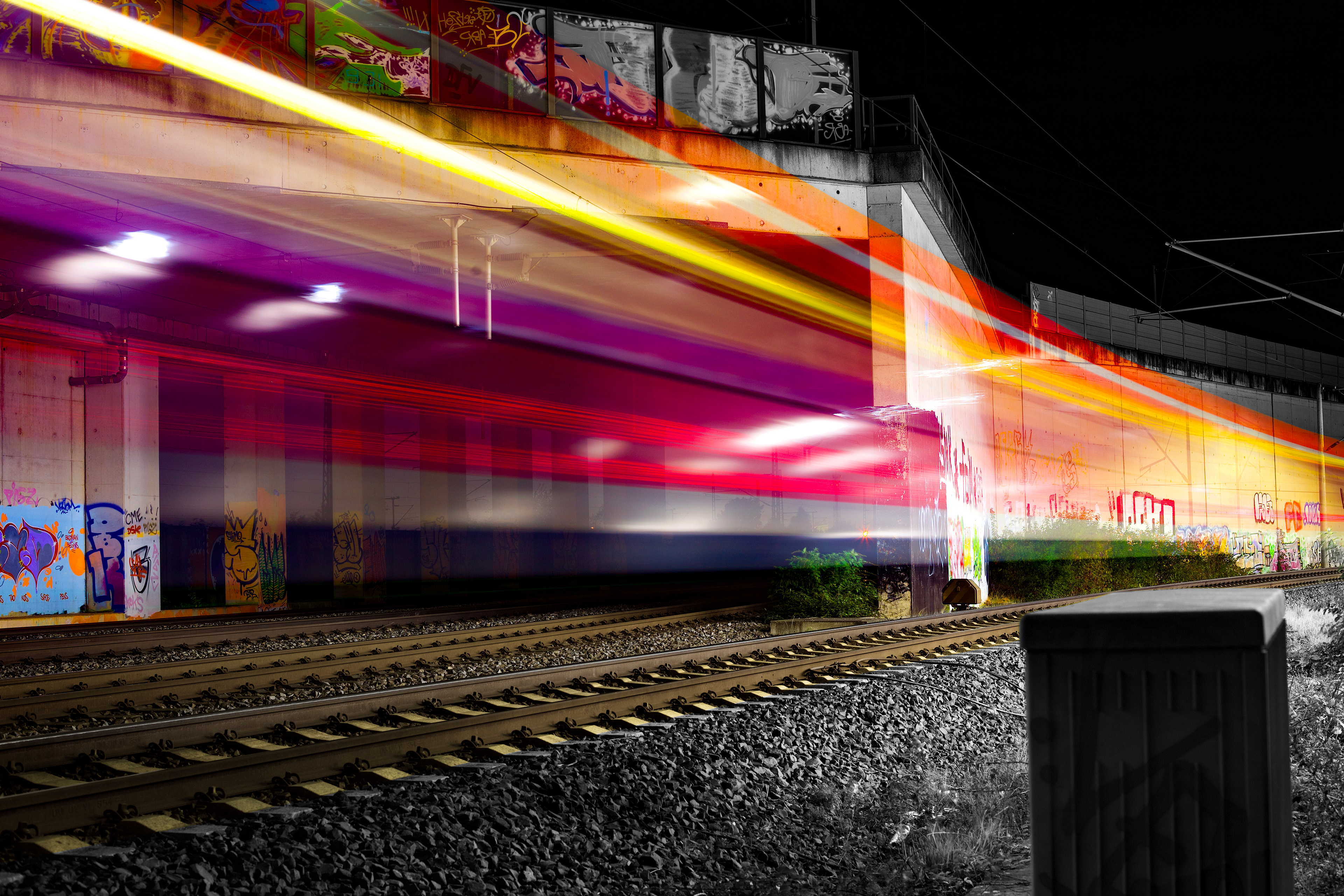 train long exposure lights photography 1574938646