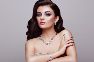 model wearing jewellery 1575663962