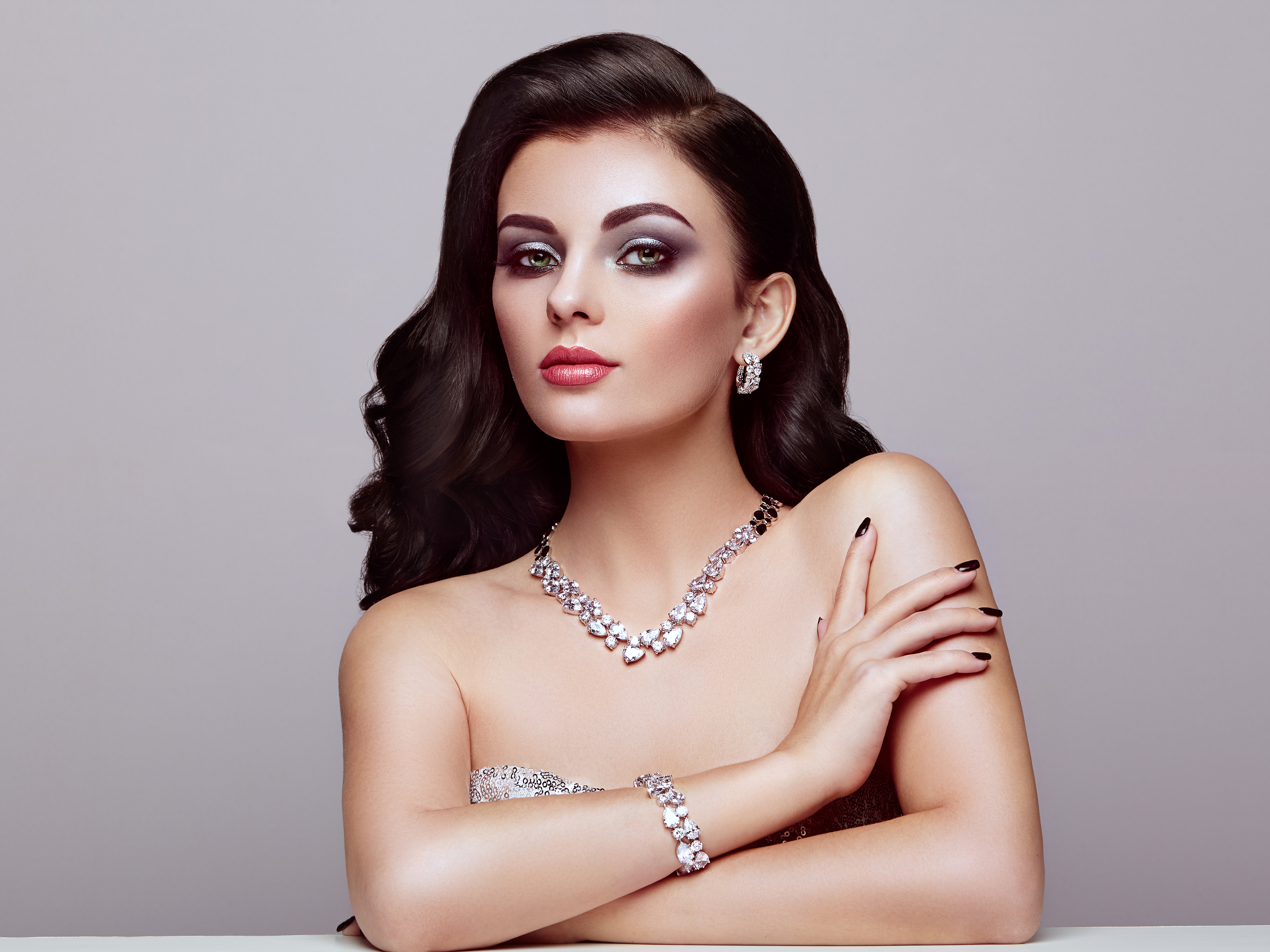 model wearing jewellery 1575663962