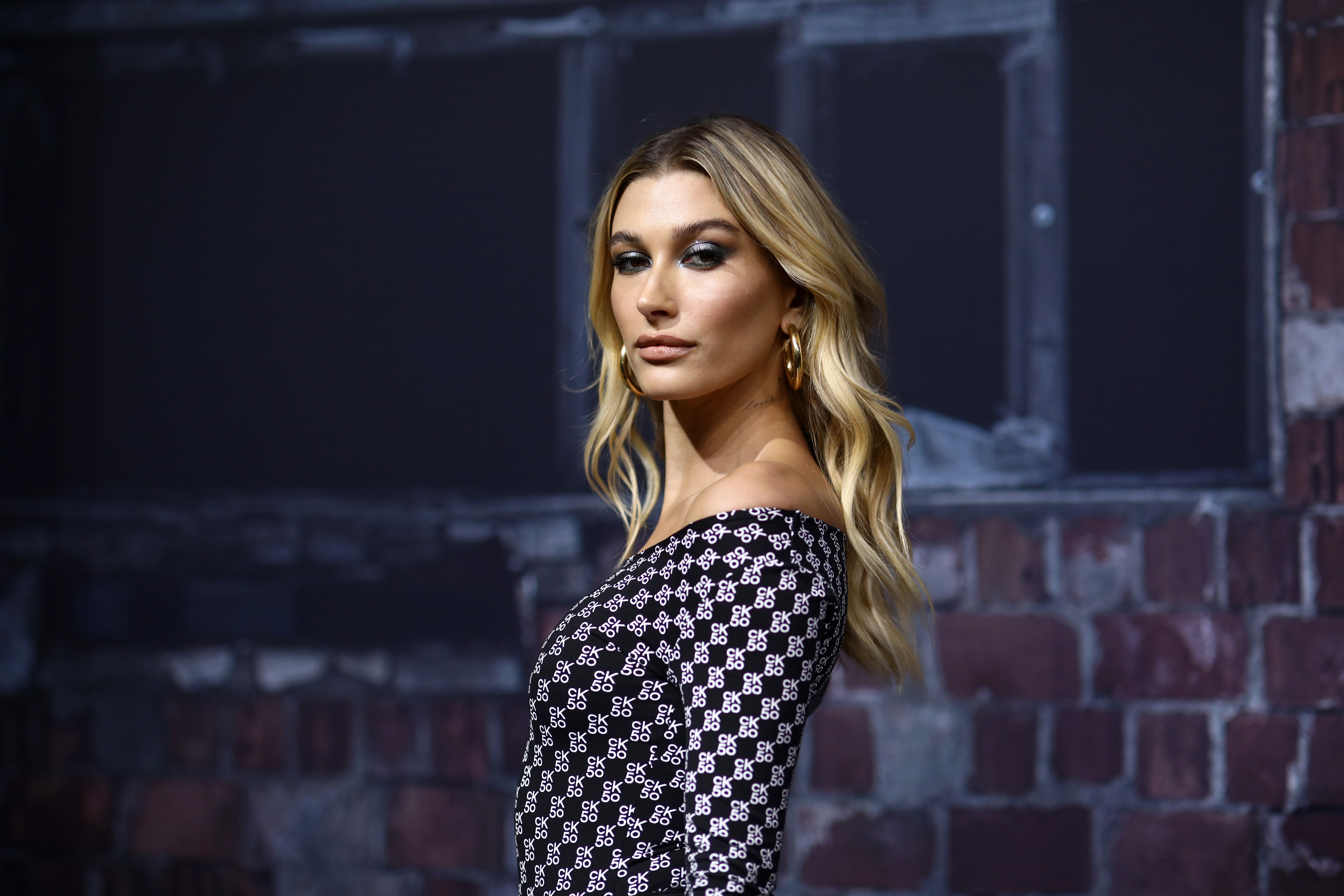 4k hailey baldwin 2020 1596909427